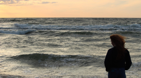 «Угрожал, что если буду на что-то претендовать, то расскажет в суде, что была на протестах»