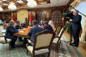 Лукашенко: Трамп предлагает встретиться, вплоть до того, чтобы у него дома во Флориде