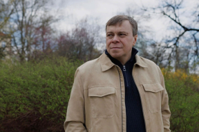 Конвейер репрессий. В минской квартире правозащитника «Вясны» Владимира Лабковича проходит обыск. Депортированного в Литву экс-политзаключенного включили в международную базу розыска