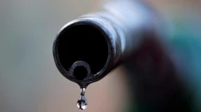 «Сомнительная идея: продавать дешевую нефть, чтобы потом купить сделанный из нее дорогой бензин»